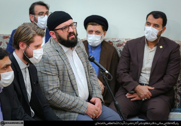 مقام معظم رهبری: حرف نو جمهوری اسلامی این است که در تشکیل حکومت، علاوه بر اثرگذاری مردم، اصول دینی نیز اثرگذار است