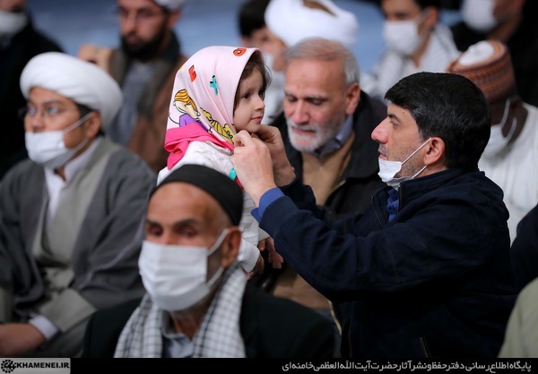 مقام معظم رهبری: راه رفع وسوسه تبلیغاتیِ اثرگذار بر ذهن جوان و نوجوان باتوم نیست، تبیین و روشنگری است مقام معظم رهبری: راه رفع وسوسه تبلیغاتیِ اثرگذار بر ذهن جوان و نوجوان باتوم نیست، تبیین و روشنگری است