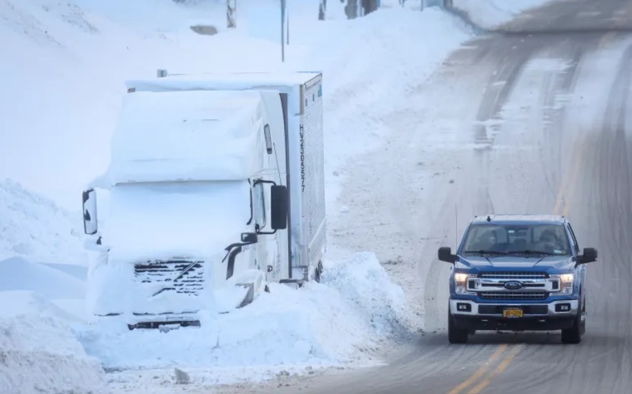 برف و سرما در آمریکا: مرگ 50 نفر / قطع برق هزاران خانه / کاهش دما به منفی 48 / لغو 17 هزار پرواز