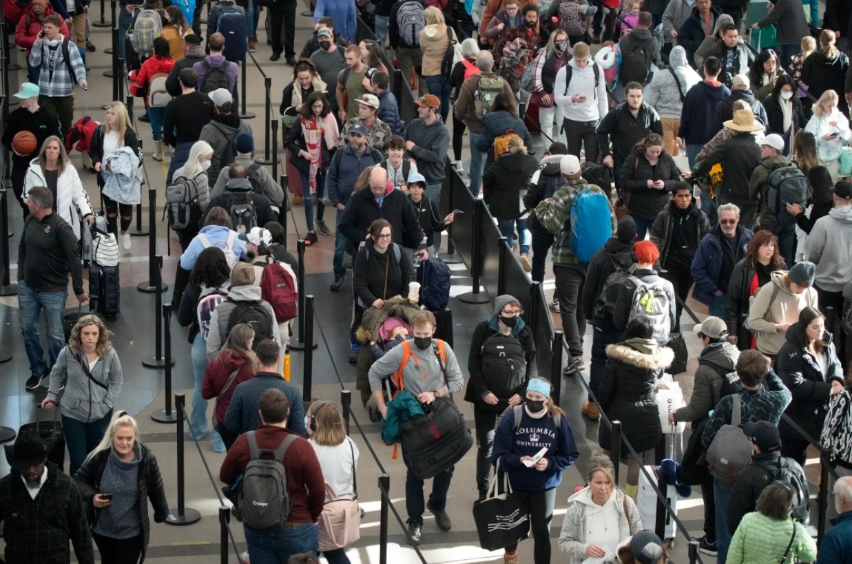 برف و سرما در آمریکا (+عکس): مرگ 60 نفر  / قطع برق هزاران خانه / کاهش دما به منفی 48 / لغو 17 هزار پرواز