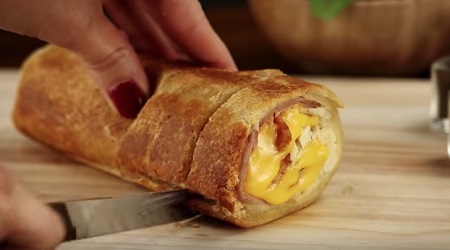 7 غذای ساده و خوشمزه که می توانید با نان ساندویچی درست کنید 7 غذای ساده و خوشمزه که می توانید با نان ساندویچی درست کنید