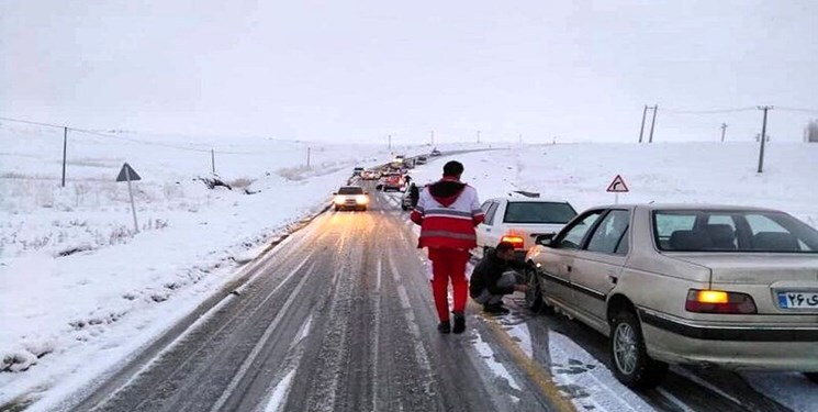 گزارش وضع جاده های کشور / جاده‌ها در اکثر استان ها درگیر برف و باران است / از سفرهای غیرضروری پرهیز کنید