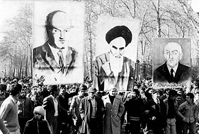 امام خمینی به دموکراسی معتقد نبود؟/ ۲۰ نکته دربارۀ ادعای «جوان»/ کلمه دموکراسی در پیام یک هفته بعد از ۲۲ بهمن چه می‌شود؟