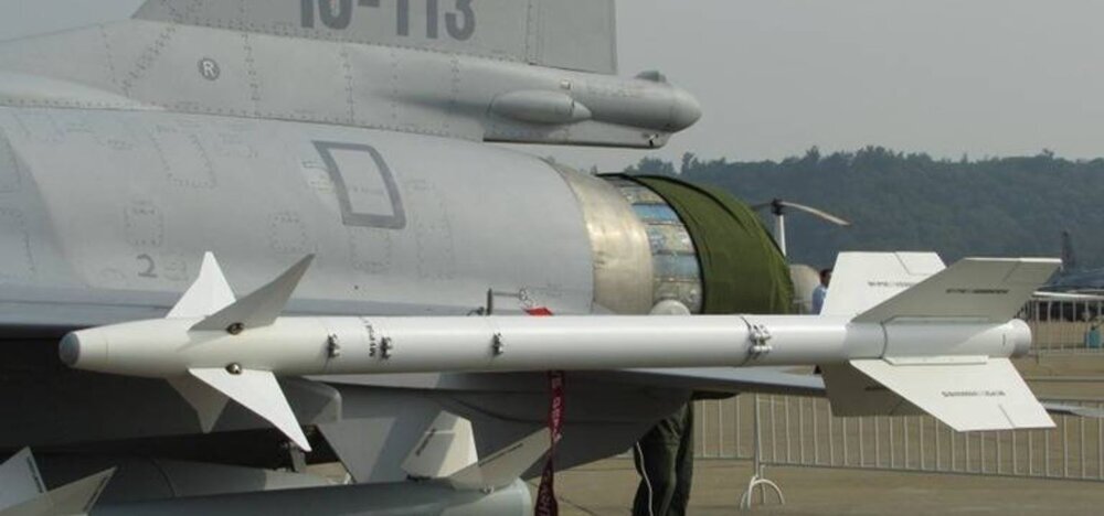 شی ناشناس پرنده این‌بار در آسمان چین/ چینی‌ها با کدام جنگنده سرنگونش می‌کنند؟