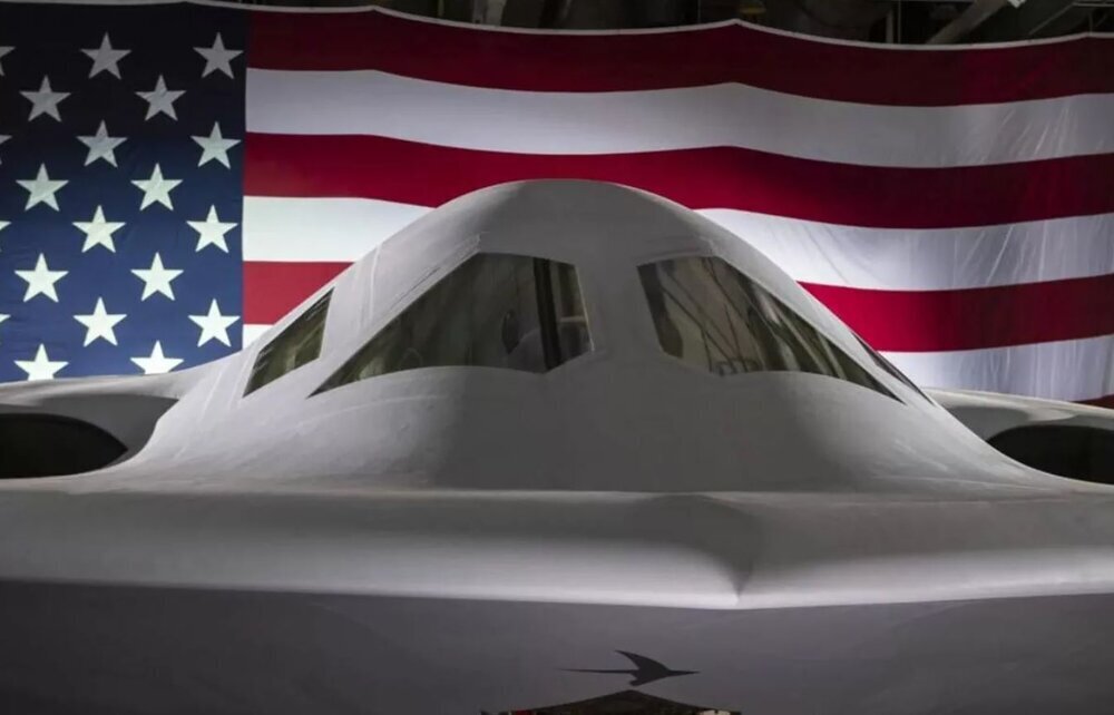 انتشار تصاویر جدید از بمب‌افکن مرموز آمریکا در آشیانه (+عکس)