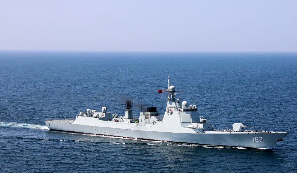 حضور این ناوشکن فوق پیشرفته چینی در آب‌های ایران (+عکس)