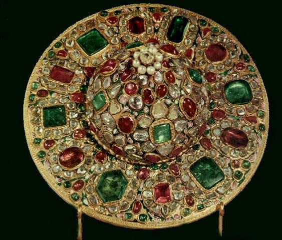 شاهان عشقِ جواهر در عهد قاجار و پهلوی/ جواهرات ملی ایران چقدر می&zwnj;ارزد؟