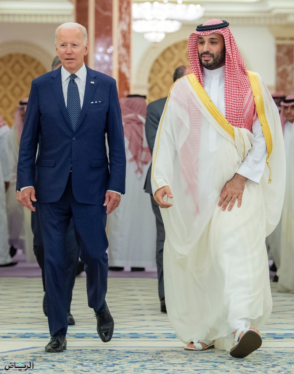 سفر پرحاشیه جو بایدن به عربستان سعودی (+عکس) / مشت برای محمد بن سلمان / خروج امریکایی ها از جزیره صنافیر / ویزای 10 ساله امریکا برای سعودی ها