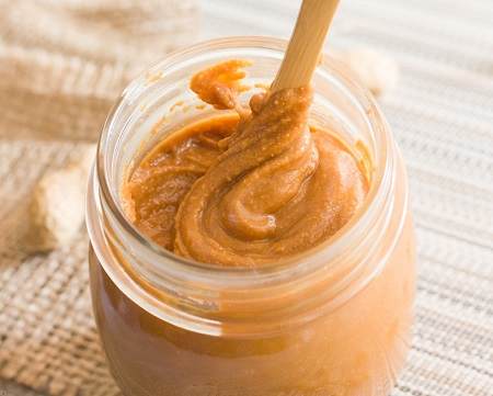 طرز تهیه کره بادام زمینی؛ کره آجیلی خوشمزه و مقوی