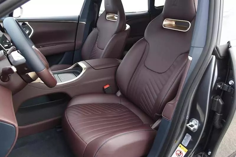 آواتار ۱۱؛ پورشه کاین چینی با تکنولوژی هواوی و طراحی نادر فقیه زاده آواتار ۱۱؛ پورشه کاین چینی با تکنولوژی هواوی و طراحی نادر فقیه زاده