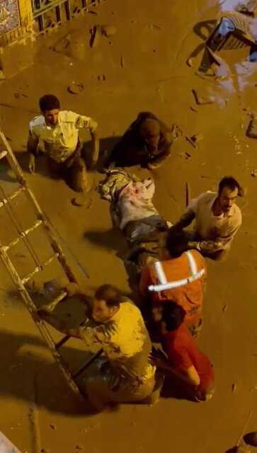 سیل در امامزاده داوود تهران / 2 کشته و 8 مفقودی /جستجو برای مفقودان احتمالی سیل در امامزاده داوود تهران / 2 کشته و 8 مفقودی /جستجو برای مفقودان احتمالی