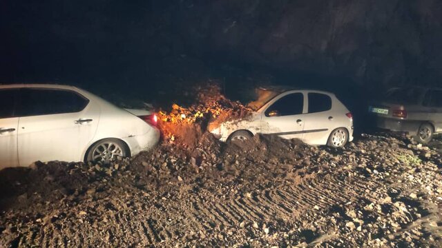 سیل در امامزاده داوود تهران / 2 کشته و 8 مفقودی /جستجو برای مفقودان احتمالی سیل در امامزاده داوود تهران / 2 کشته و 8 مفقودی /جستجو برای مفقودان احتمالی