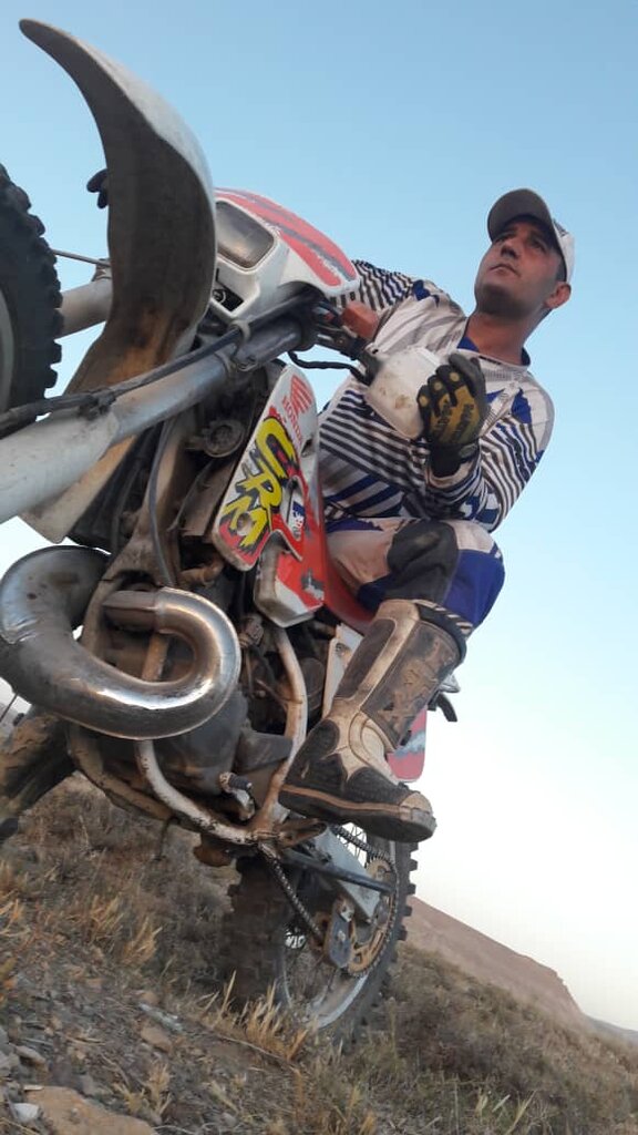 با رکورددار عجیب‌ترین فرود و صعودها در ارتفاعات تهران / فتح توچال با موتورسیکلت در ۱۸ دقیقه