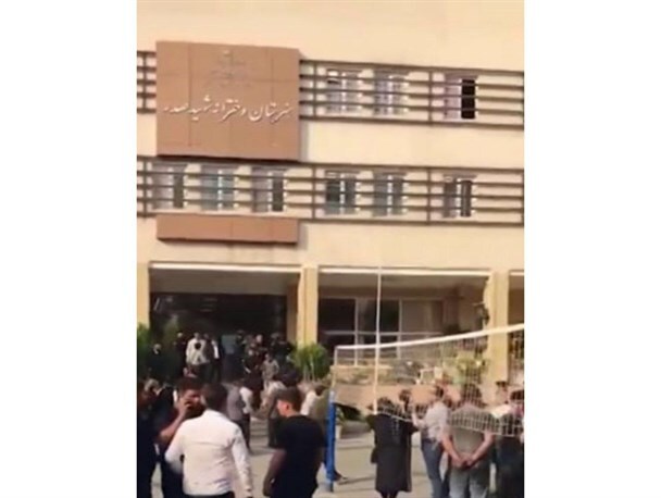 درباره حوادث هنرستان دخترانه صدر تهران: یک ماجرا ، دو روایت ! درباره حوادث هنرستان دخترانه صدر تهران: یک ماجرا ، دو روایت !