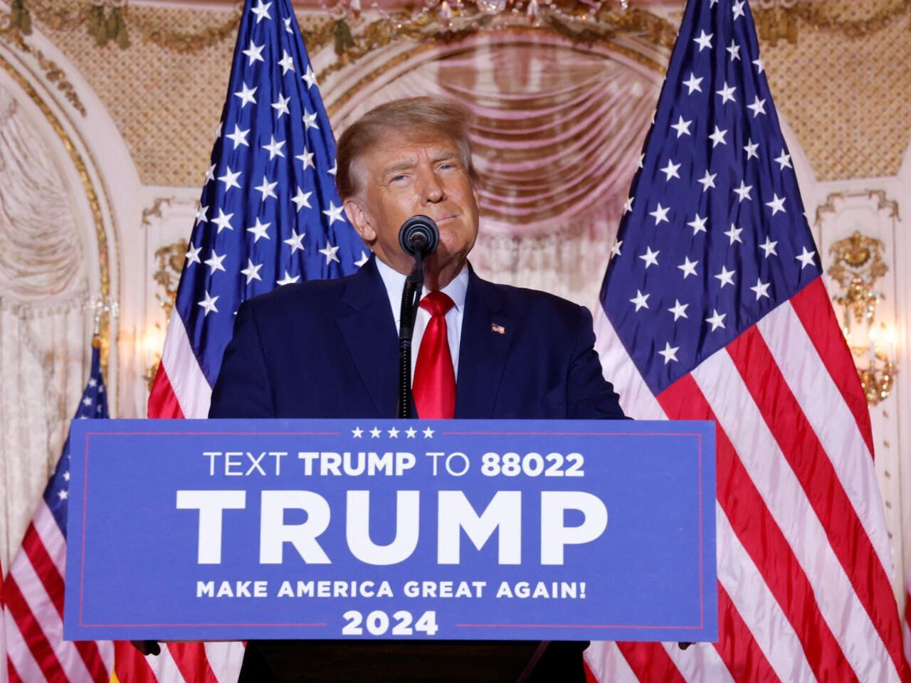 ترامپ اعلام کاندیداتوری کرد: جو بایدن تسلیم خواب می شود/ اقتصادمان را نابود کردند/ در مسیر عقبگرد و انحطاط هستیم