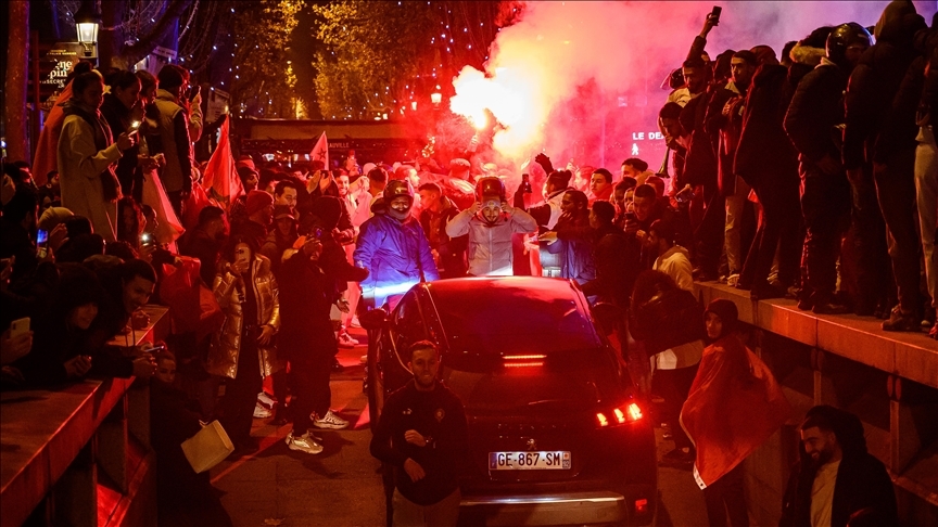 شادی مراکشی ها بعد از پیروزی تاریخی در جام جهانی (+عکس) شادی مراکشی ها بعد از پیروزی تاریخی در جام جهانی (+عکس)