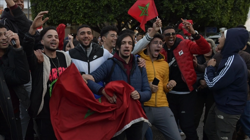 شادی مراکشی ها بعد از پیروزی تاریخی در جام جهانی (+عکس) شادی مراکشی ها بعد از پیروزی تاریخی در جام جهانی (+عکس)