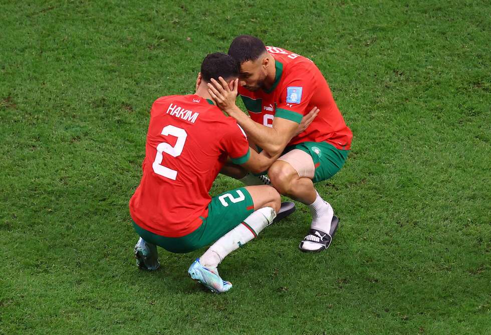 حاشیه بازی فرانسه - مراکش (+عکس) / از شادی مکرون تا دلداری امپایه به اشرف حکیمی