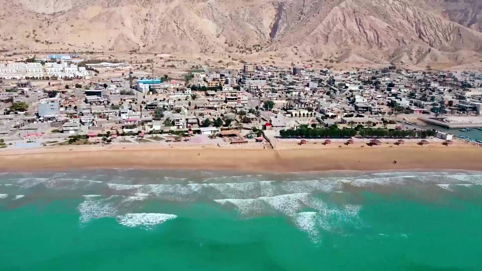 بزرگترین روستای جنوب ایران در انتظار شهر شدن