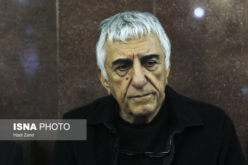 رضا کیانیان ؛ دوره عجیبیست مربی! همه چیز را همه میبینند ... رضا کیانیان ؛ دوره عجیبیست مربی! همه چیز را همه میبینند ...