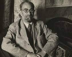 جمهوریت را ایرانی نمی‌دانست