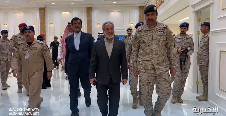 انتقال 65 ایرانی از سودان به وسیله عربستان / تشکر  دیپلمات ایرانی از فرماندهان ارتش سعودی (+فیلم)