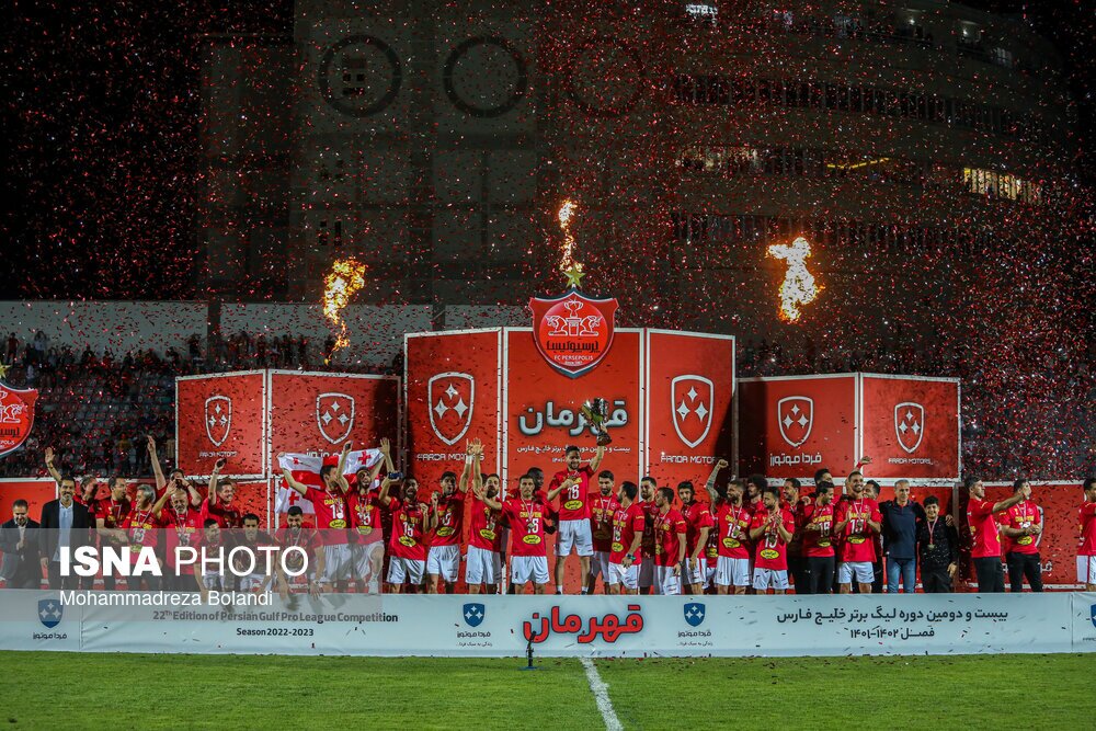 اسپانسر جشن قهرمانی لیگ برتر فوتبال چه شرکتی بود؟ (+عکس)