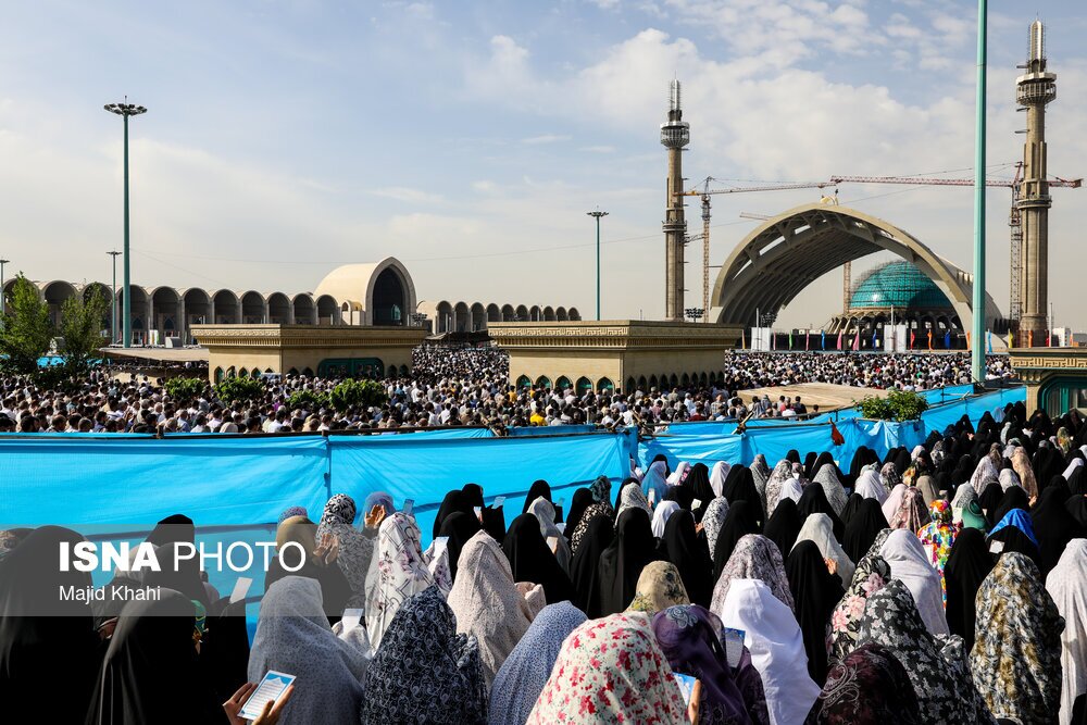 اصولگرایان و رفراندوم سازی از نماز عید فطر