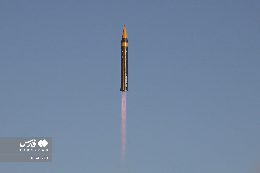 رونمایی از موشک جدید ایران (+عکس)