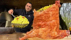 غذای سنتی آذربایجان؛ پخت ۱۰ کیلو پلو با گوشت بره تازه