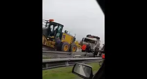 تصادف چندین دستگاه کامیون در محور کرمانشاه – اسلام‌آباد غرب