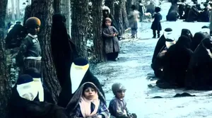 آب‌تنی با الاغ در چشمه‌علی شهرری؛ 120 سال قبل (عکس)