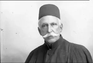 سفر در زمان؛ «کمال‌الملک» در دوران پیری و در جمع شاگردان (عکس)