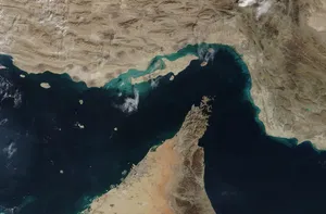 هماهنگی با سپاه، لازمه عبور از تنگه هرمز