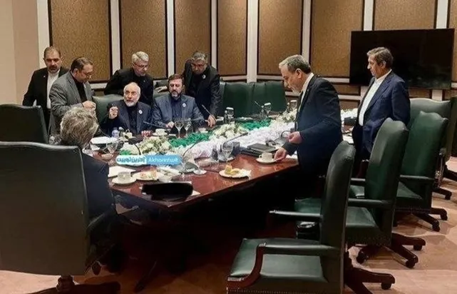 سخنی با مذاکره کنندگان: مرعوب شعارها نشوید؛ به جای «حق مسلم»، پیگیر منافع ملی ایران عزیز باشد