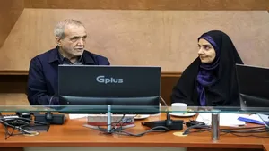 وزیر راه: هیچ مسیر ریلی و جاده ای بسته نیست
