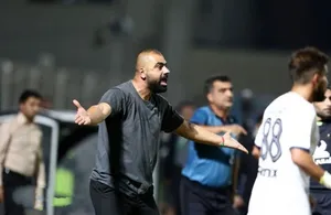 درگیری لفظی شدید مازیار زارع و خداداد عزیزی در جریان بازی