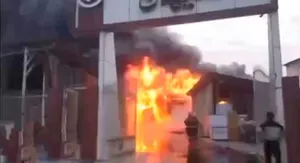 تصاویری از آتش‌سوزی در مجتمع چوبی جویبار