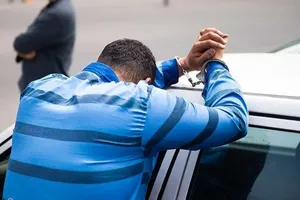 مردی که دوستش را قربانی سوءظن اشتباه کرد بخشیده شد