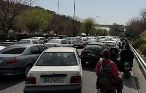 ترافیک شدید در اتوبان مدرس تهران در نزدیکی پل طبیعت (عکس)