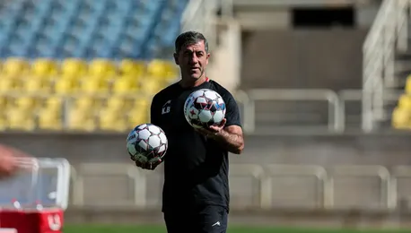 بحران در تمرینات پرسپولیس؛ کریم باقری یکه و تنها در غیاب کادر خارجی