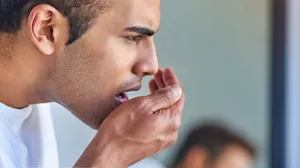 آیا سنگ لوزه با بوی بد دهان ارتباط دارد ؟