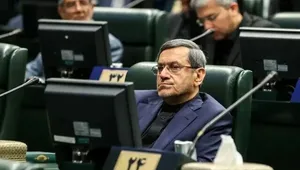 قشقاوی: ایران حاکمیت خود بر تنگه هرمز را اعمال خواهد کرد