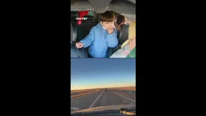 واژگونی خودرو و نجات جان مادر و فرزندان در جاده ازبکستان (فیلم)