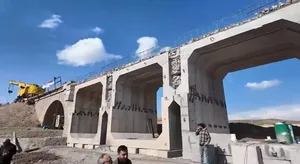 بازسازی چهارروزه پل آسیب‌دیده راه‌آهن امین‌آباد زنجان پس از حملات دشمن