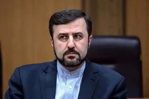 غریب‌آبادی: ایران به زودی عوارض عبور کشتی‌ها از هرمز را تعیین خواهد کرد