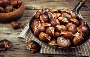 ترفند جالب پخت بلوط که طعم تلخی را از بین می‌برد