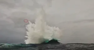 کشف تصادفی نادرترین پدیده اقیانوسی توسط موج‌سواران استرالیایی (فیلم)