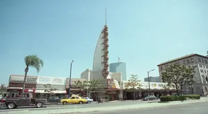 وقتی معماری از یک سالن بولینگ، یک نماد شهری ساخت (+عکس)