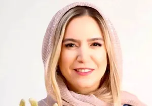 چهرۀ «ستاره پسیانی» در 5 سالگی روی صحنۀ تئاتر؛ سال 69 (عکس)